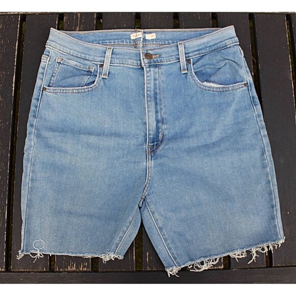 Levi's Pants - Levi's Mile High Cutoff Shorts - sz 31 - True Cutoff Jeans, 6" ins,, 70s Style!